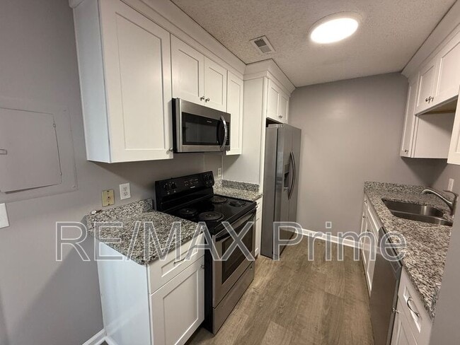 Building Photo - 906 Seabreeze Ct