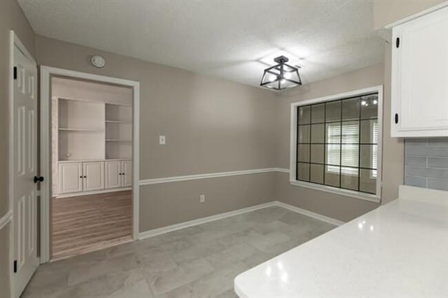 Building Photo - 9102 Valkrie Ln