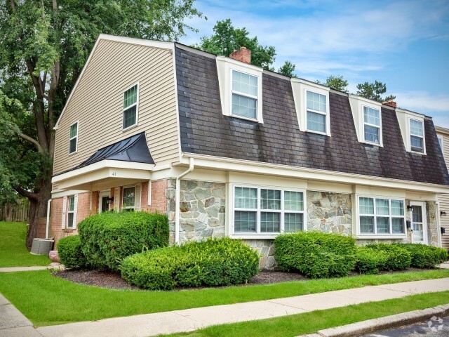 Building Photo - The Bradford Apartment Homes