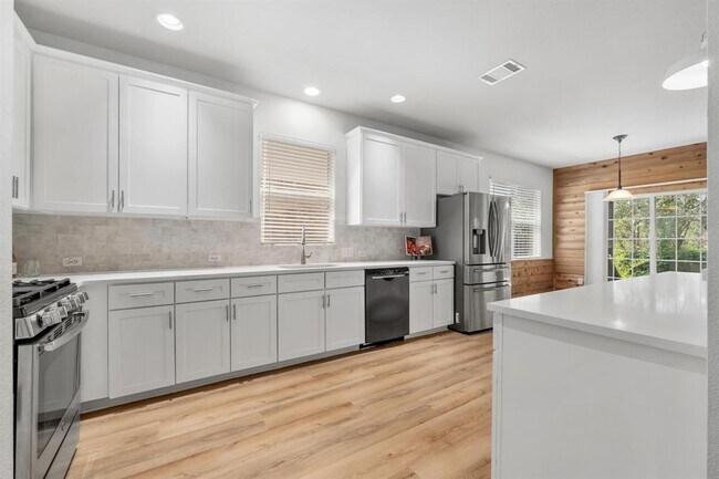 Building Photo - 10016 Barbrook Dr