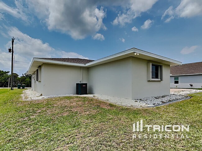 Building Photo - 26352 Barbinos Dr