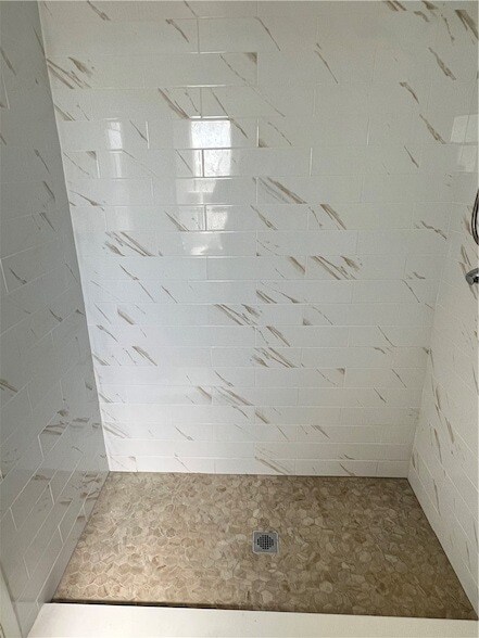 Building Photo - 812 Oleander Cir