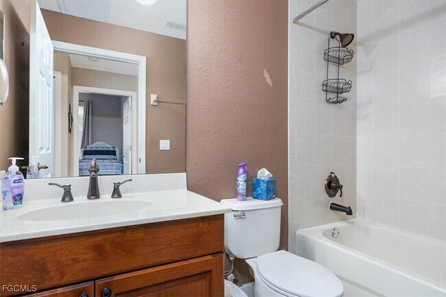 Building Photo - 13091 Pebblebrook Ridge Ct