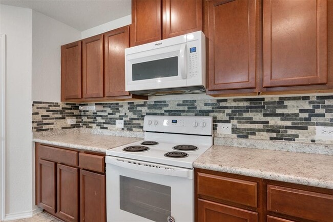 Building Photo - 704 Bailey Park Dr