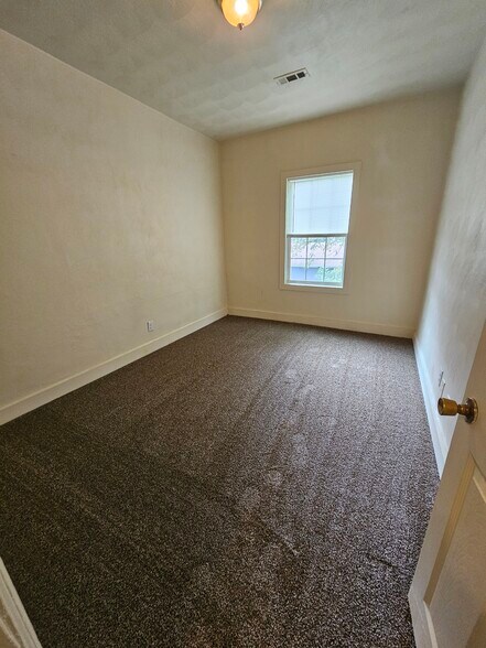 Building Photo - 1520 Prentis Ave