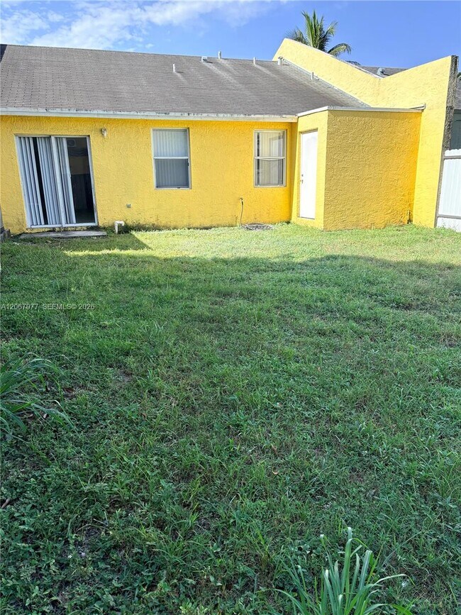 Building Photo - 11537 Louis St