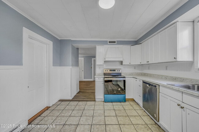 Building Photo - 7 Plum Pl