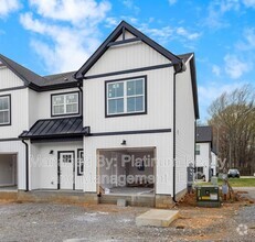 Building Photo - 166 Sango Dr