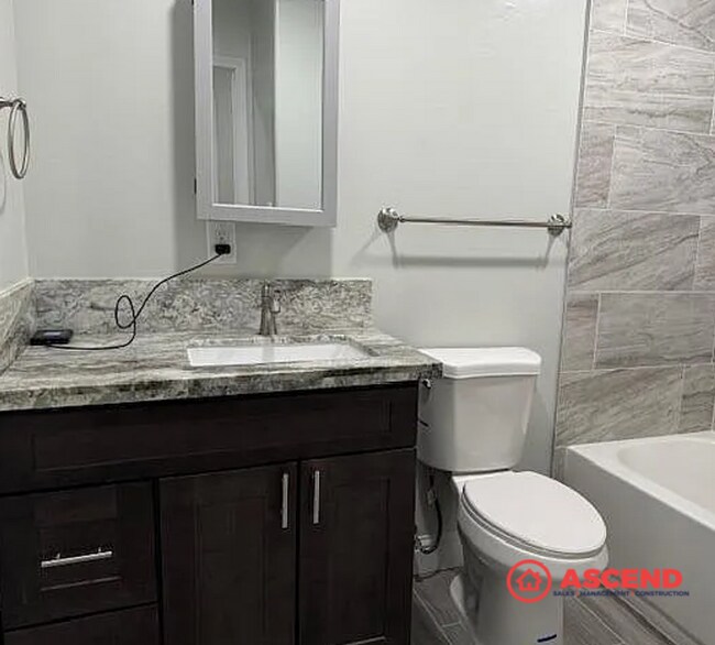 Building Photo - Beautiful 3 Berrom Home Off Manor St.