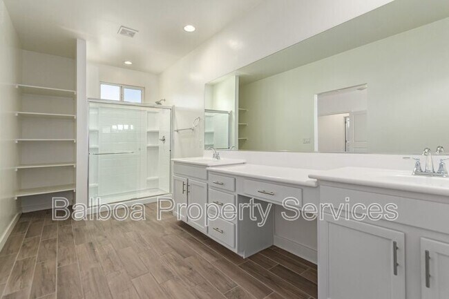 Building Photo - 5528 S Dillon Cir