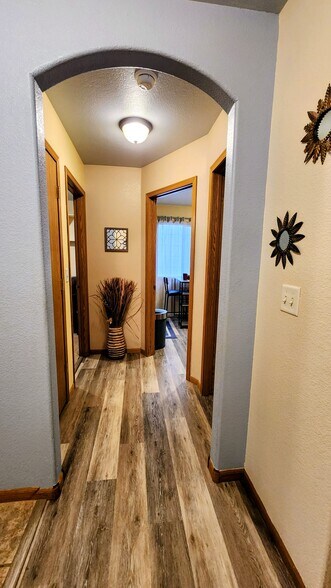 Building Photo - 371 Cardinal Ave