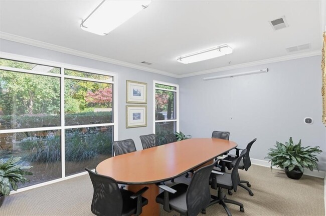 Building Photo - 10 Perimeter Summit Blvd