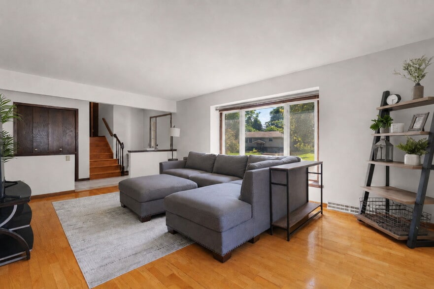 Building Photo - 3622 Rolling Hill Dr