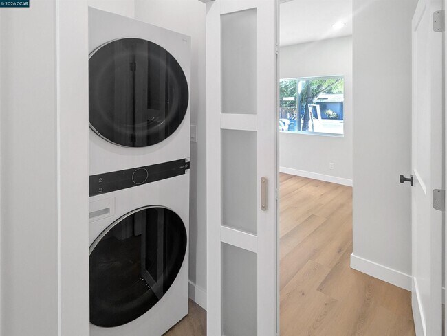 Building Photo - 1892 Sunnyvale Ave