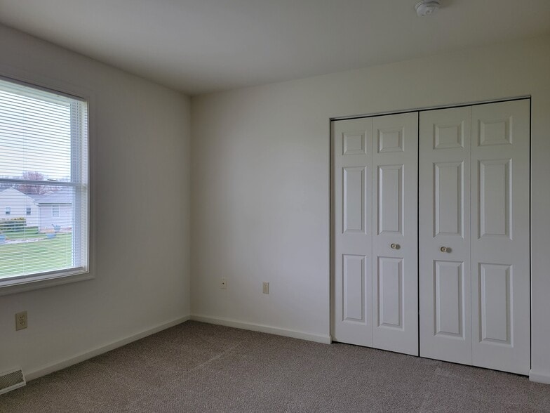 Building Photo - 3 Abbey Ln