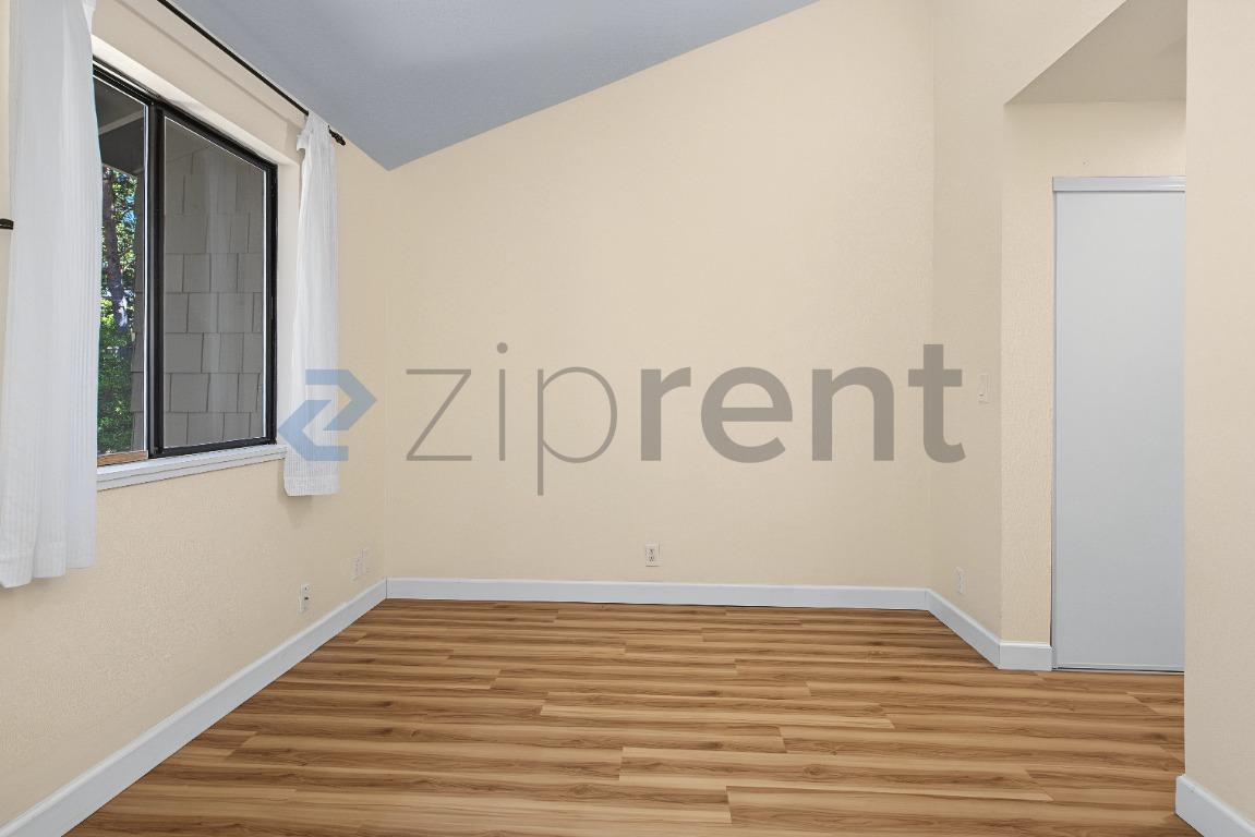 Building Photo - Unit