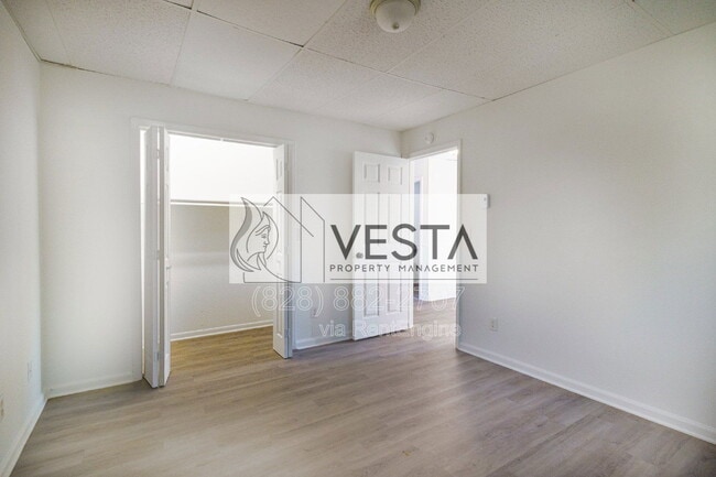 Building Photo - 130 Reems Creek Rd