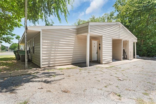 Building Photo - 816 S Crockett St