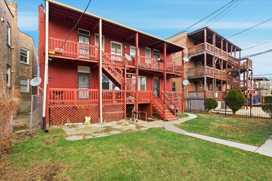 Building Photo - 5423 W Quincy St