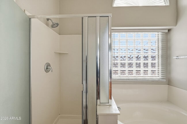 Building Photo - 40381 W Robbins Dr