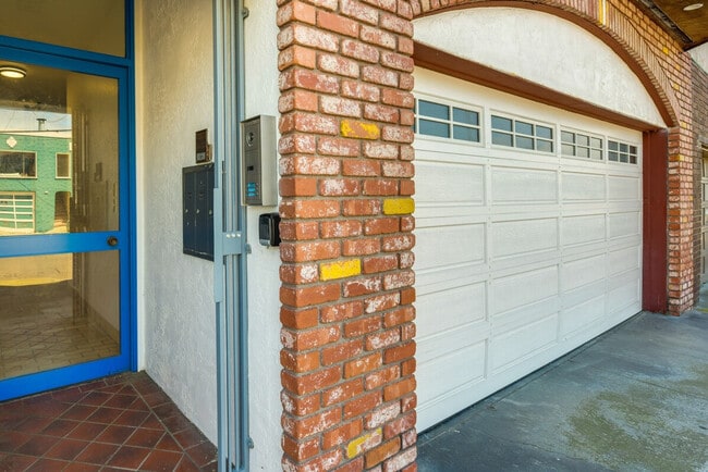 Building Photo - 4627 Irving St