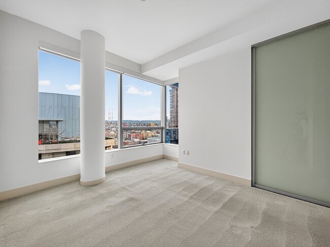 Building Photo - 737 Olive Wy