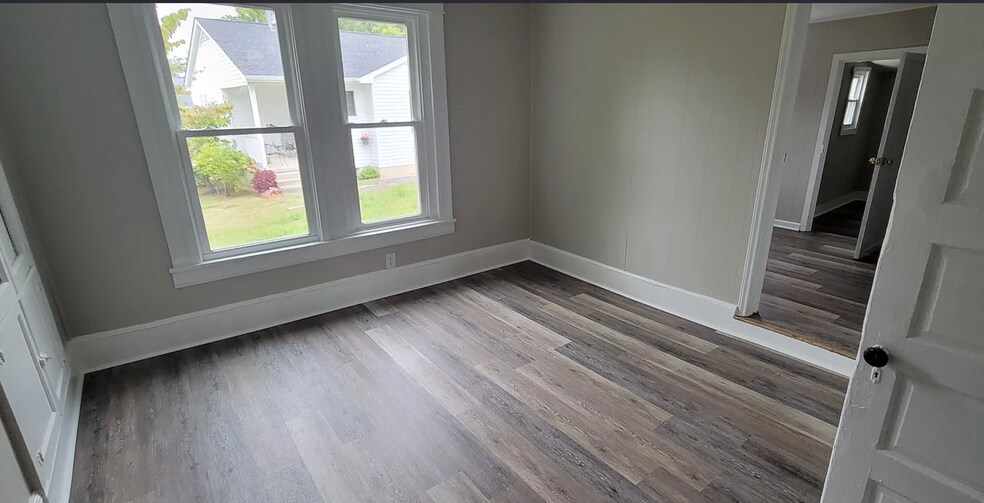 Bedroom #2 (Side of House) - 212 Summit St