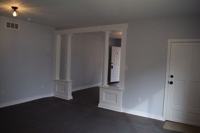 Building Photo - 315 Voorheis St