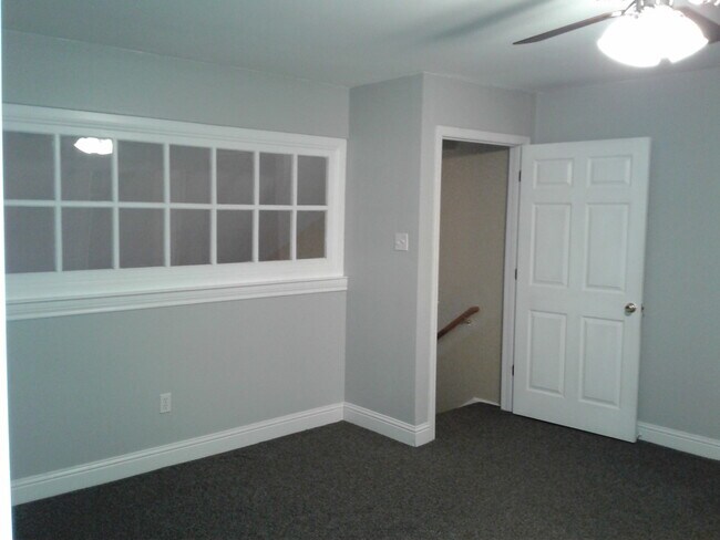 Building Photo - 710 E Boyd Dr