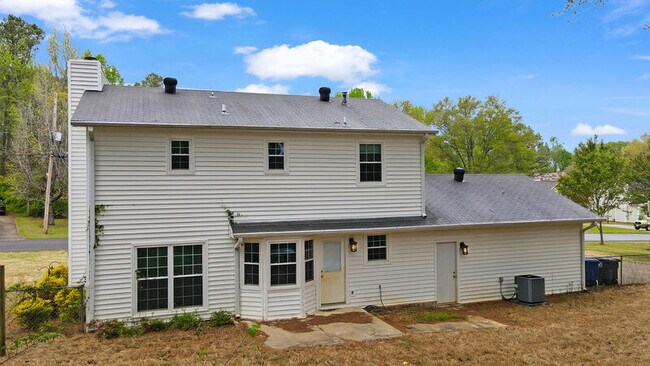 Building Photo - 4418 Englewood Rd