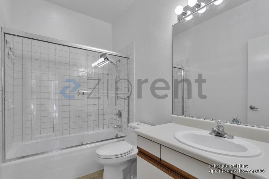 Building Photo - 1930 Eddy St