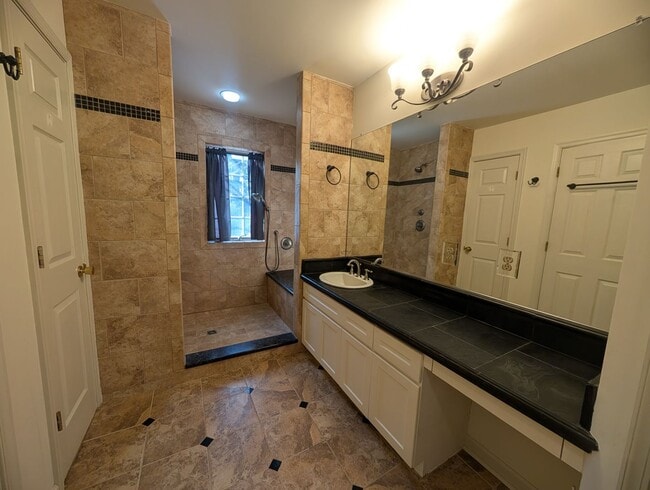 Building Photo - 8522 Croaker Rd