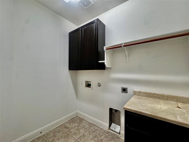 Building Photo - 3032 Angelina Ct