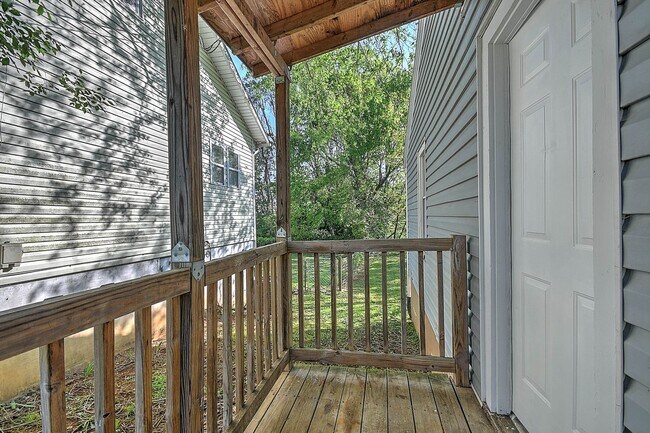 Building Photo - 304 N Hardin St