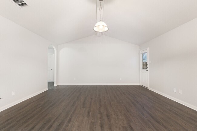 Building Photo - Luckey Ranch Single Story 3 bedroom with d...