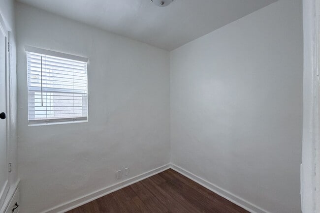 Building Photo - 117 Van Nuys Ave