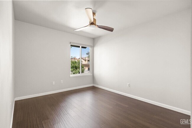 Building Photo - 5209 Pla Vada Dr