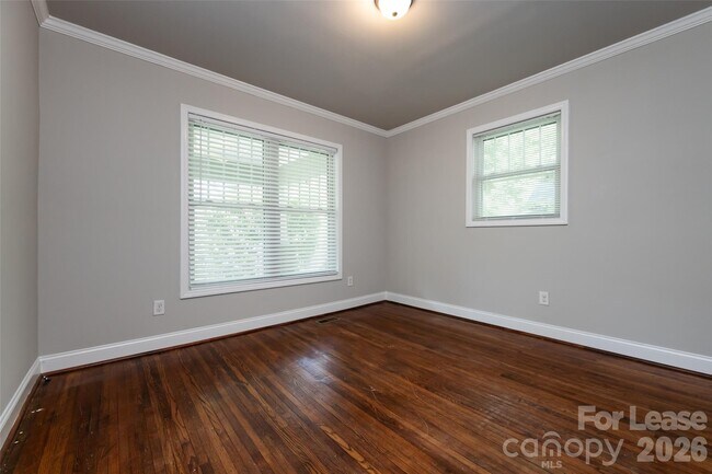 Building Photo - 1225 Kennon St