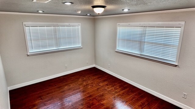 Building Photo - 1706 Emerald Ave