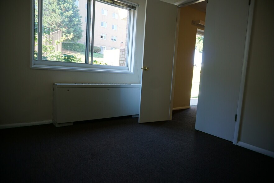 Building Photo - 4330 Hartwick road