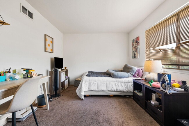 Building Photo - 72632 Raven Rd