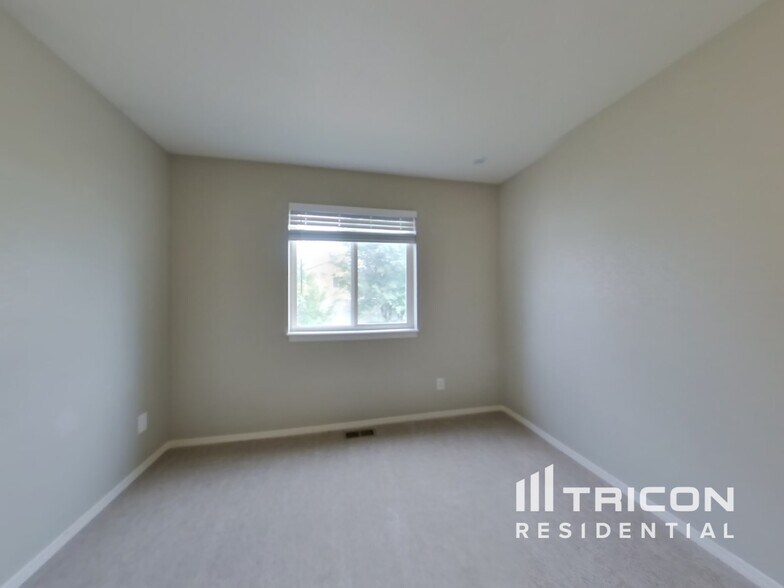 Building Photo - 510 N 30th Ave Ct