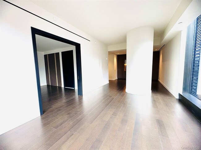 Building Photo - 125 Greenwich St