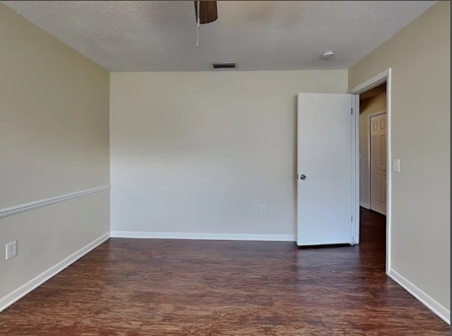 Building Photo - 609 Lakespur Ln