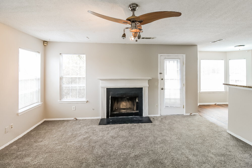 Building Photo - 1015 Redan Trce