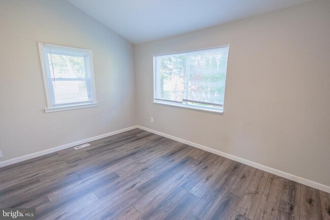 Building Photo - 34 Delsea Dr S