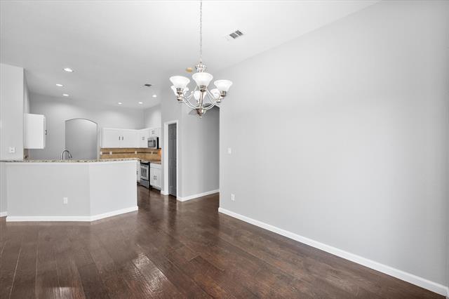 Building Photo - 2204 Windcastle Dr