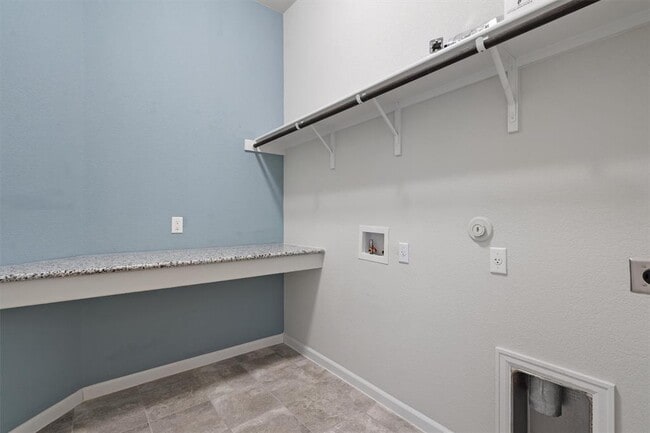 Building Photo - 221 Bridgestone Way