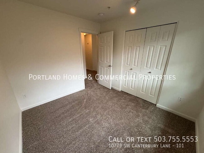 Building Photo - 10779 SW Canterbury Ln