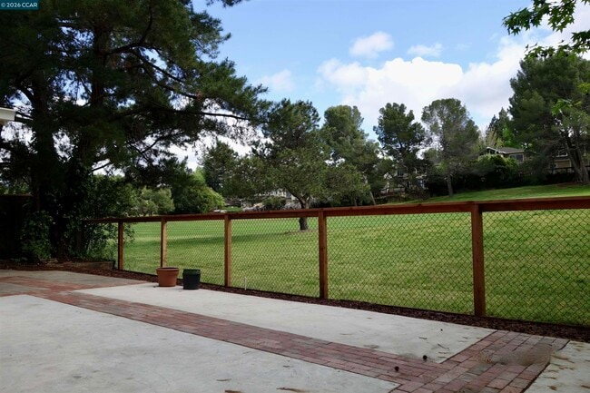 Building Photo - 112 Marchbanks Ct